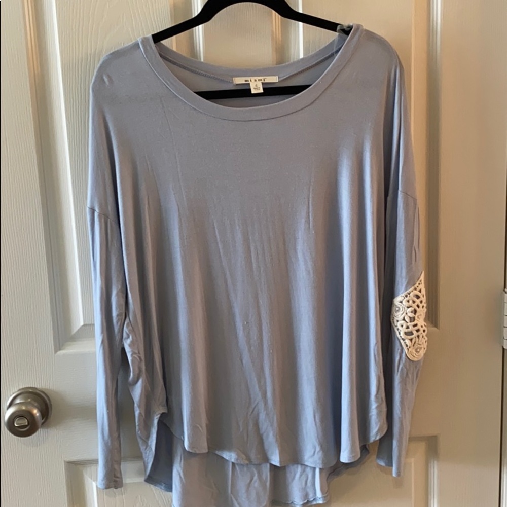 Francescas long sleeve tee with crocheted sleeves